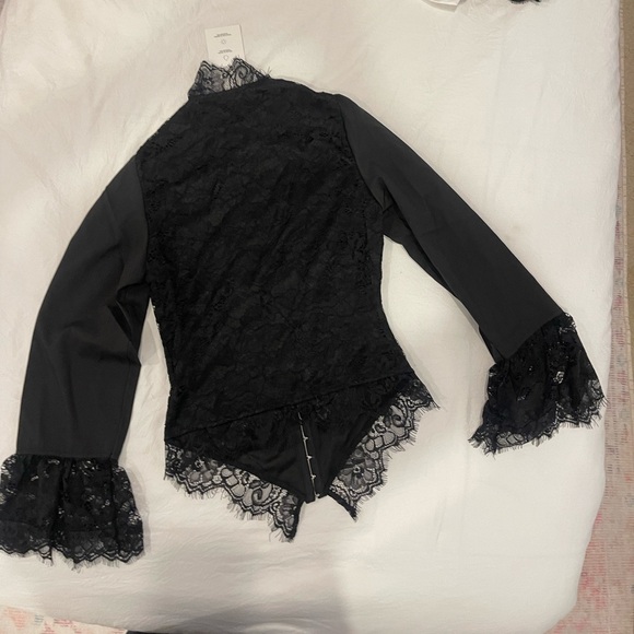 Ursime lace corset style blouse - Picture 11 of 12